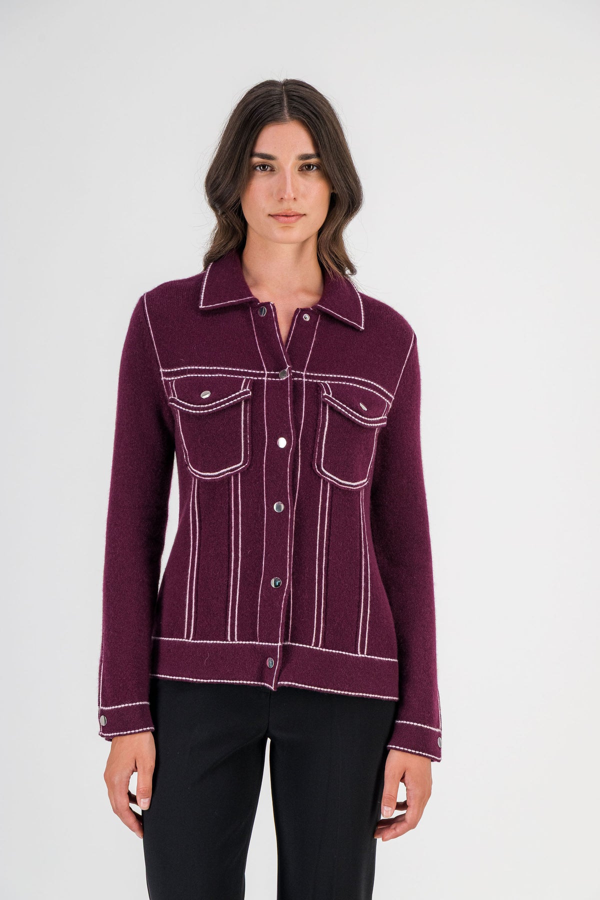 Veste cachemire à surpiqûres contrastées grenat