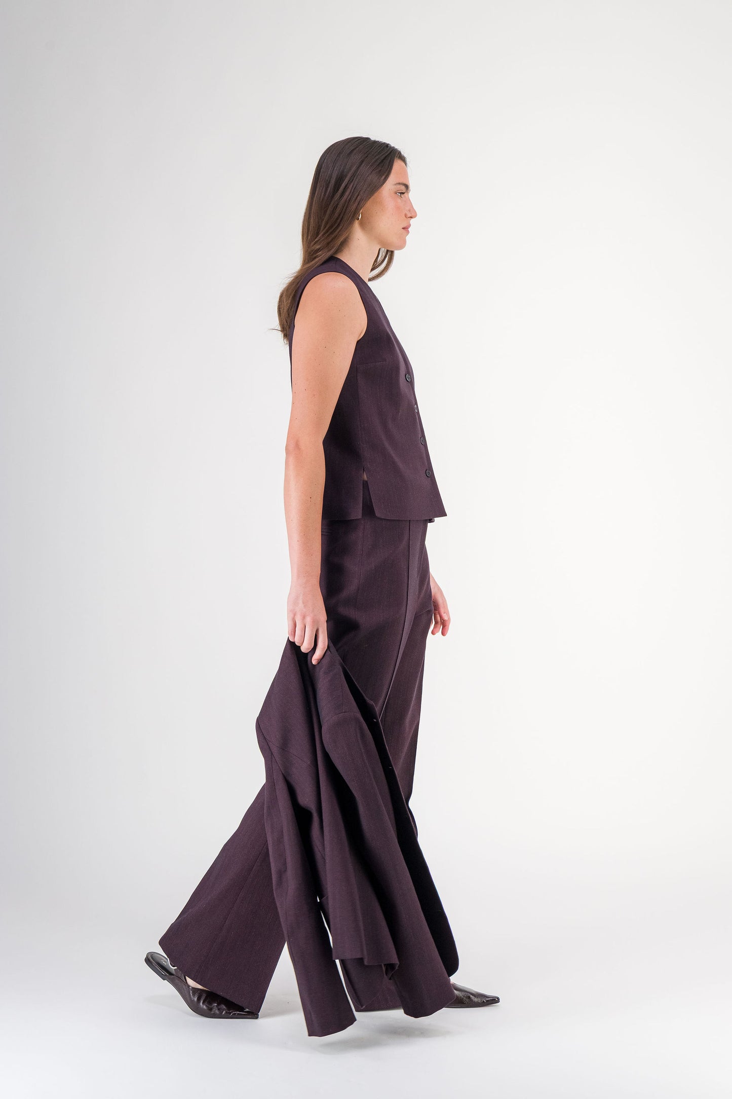 Gilet tailleur cintré sans manches en laine grenat