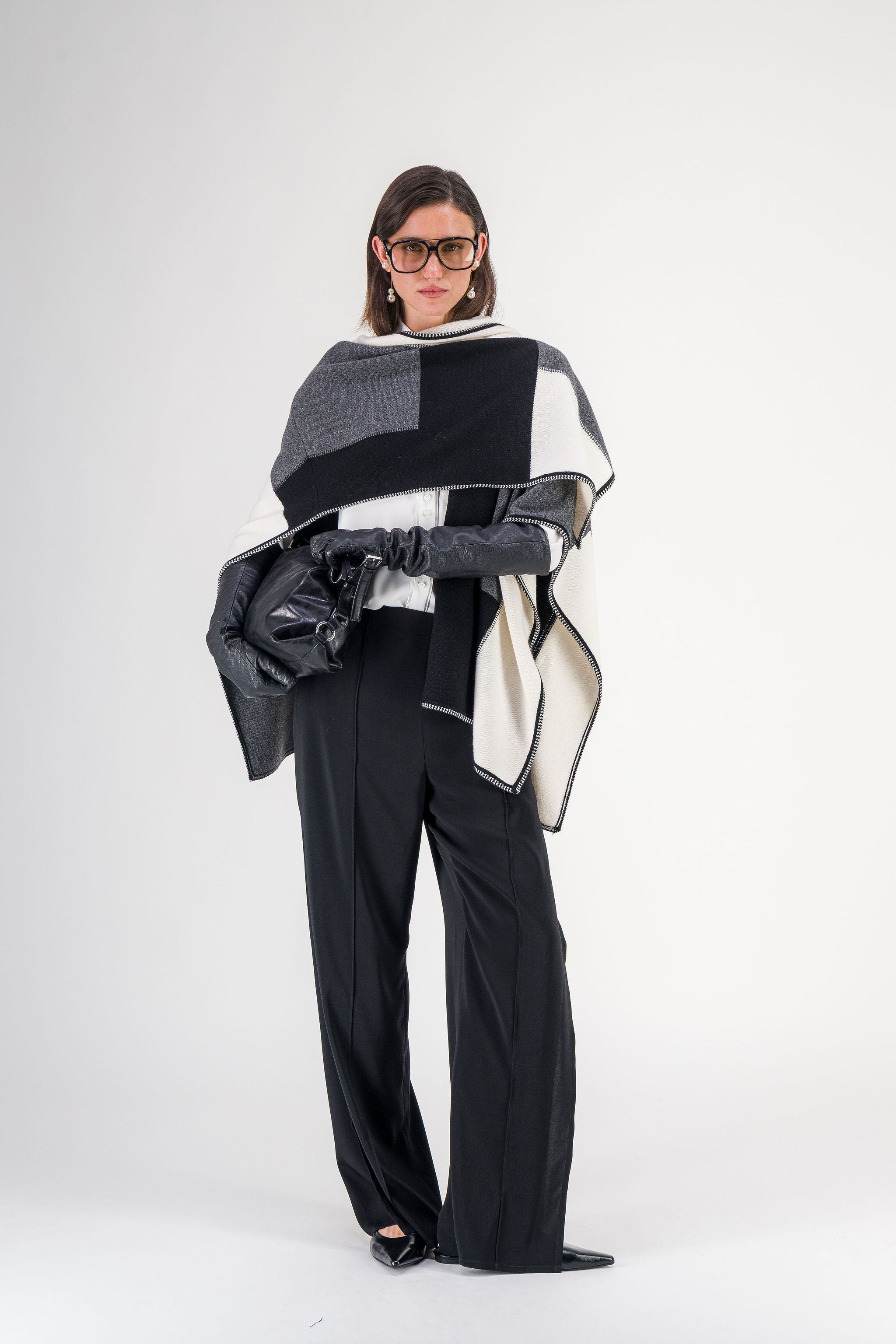 Poncho droit à motif en laine noir