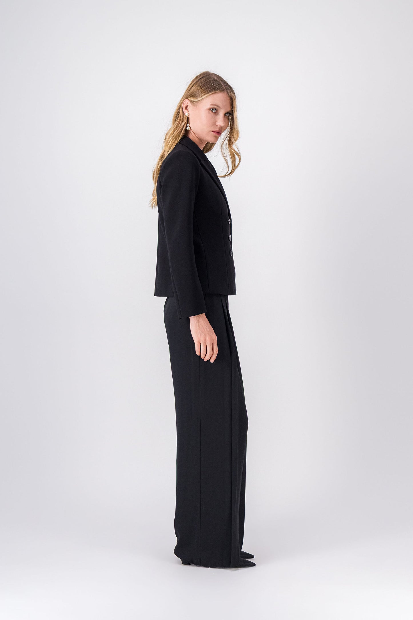 Veste noire croisée à 6 boutons