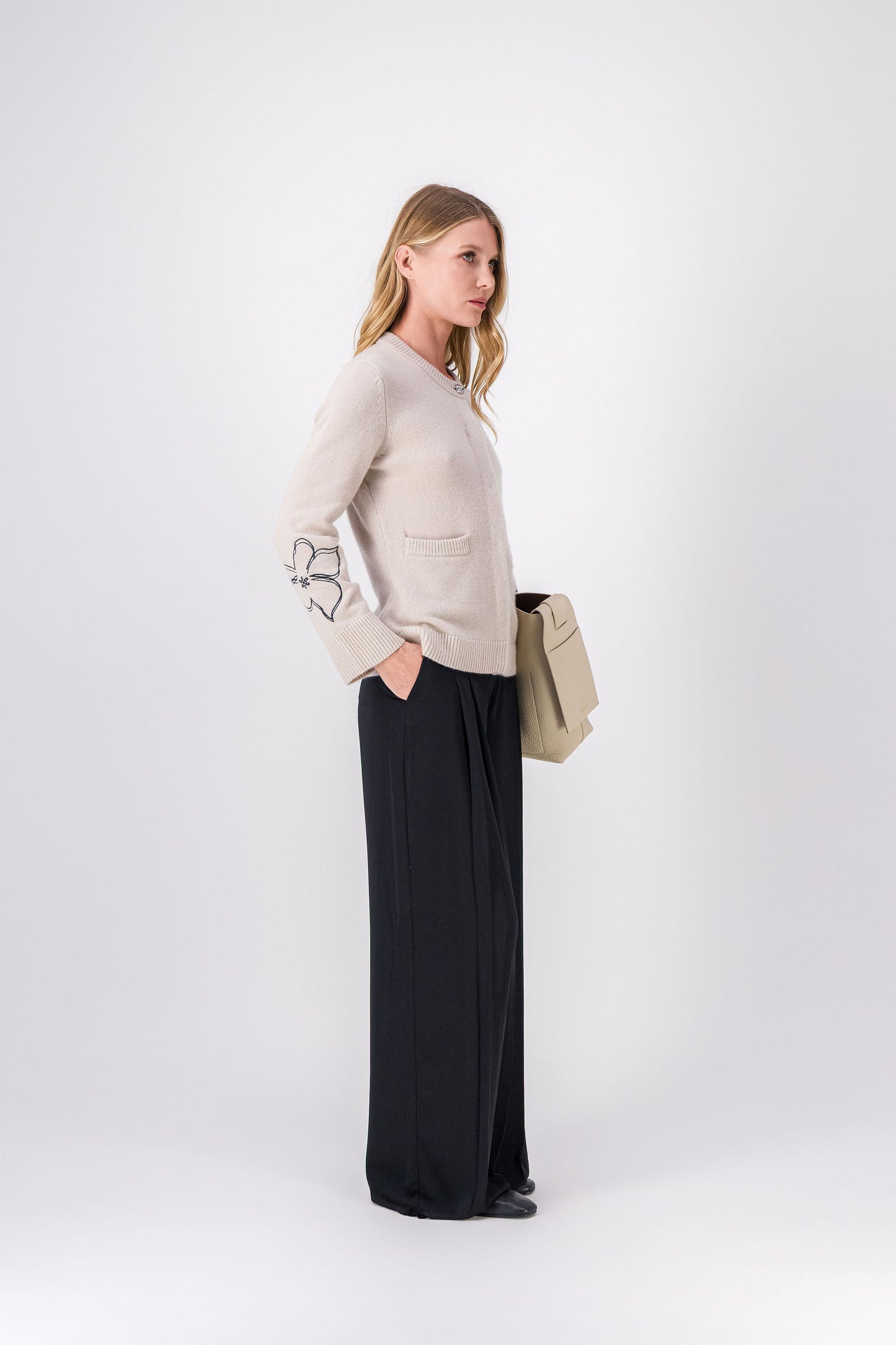 Cardigan beton avec brodure