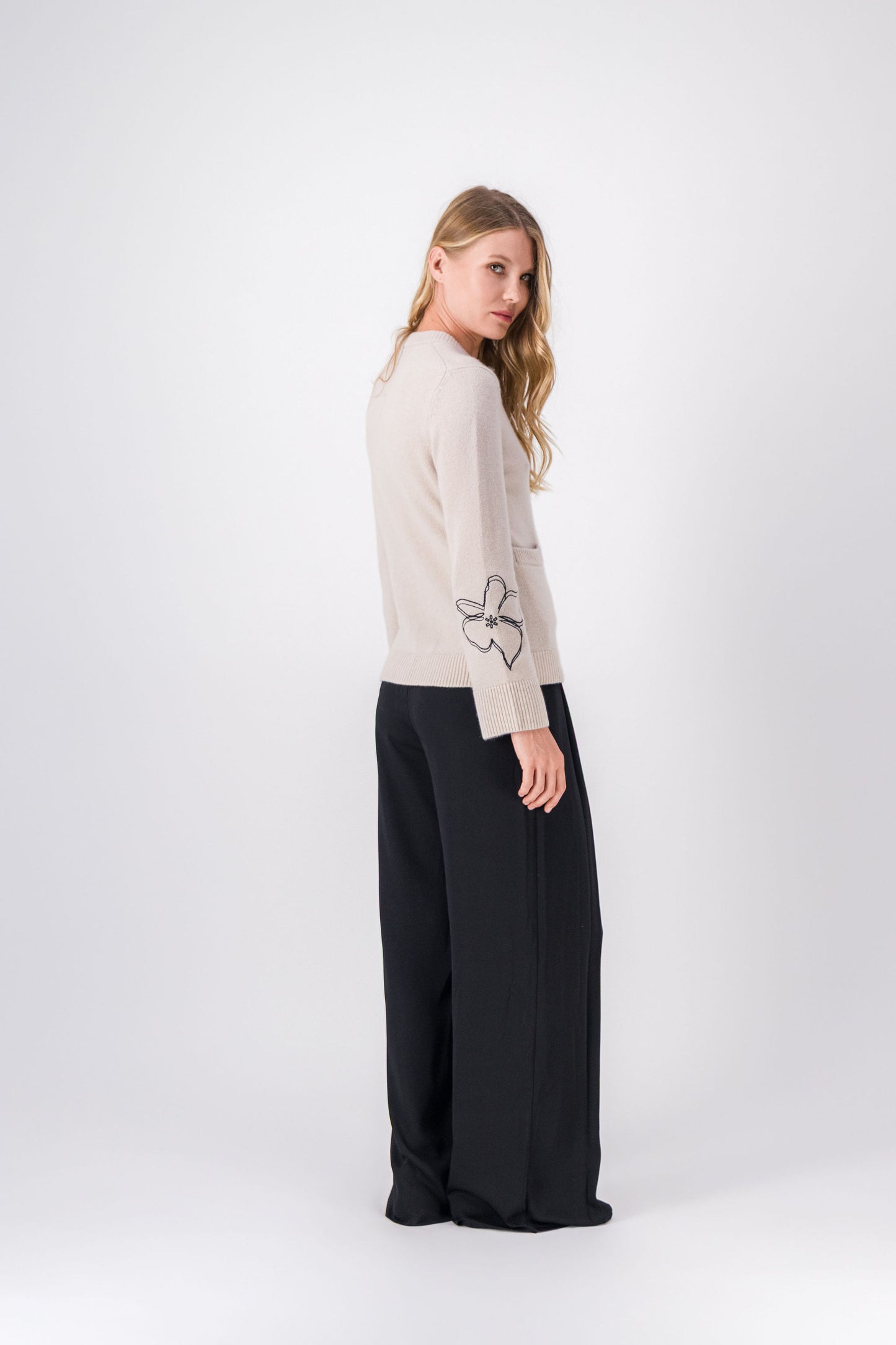 Cardigan beton avec brodure