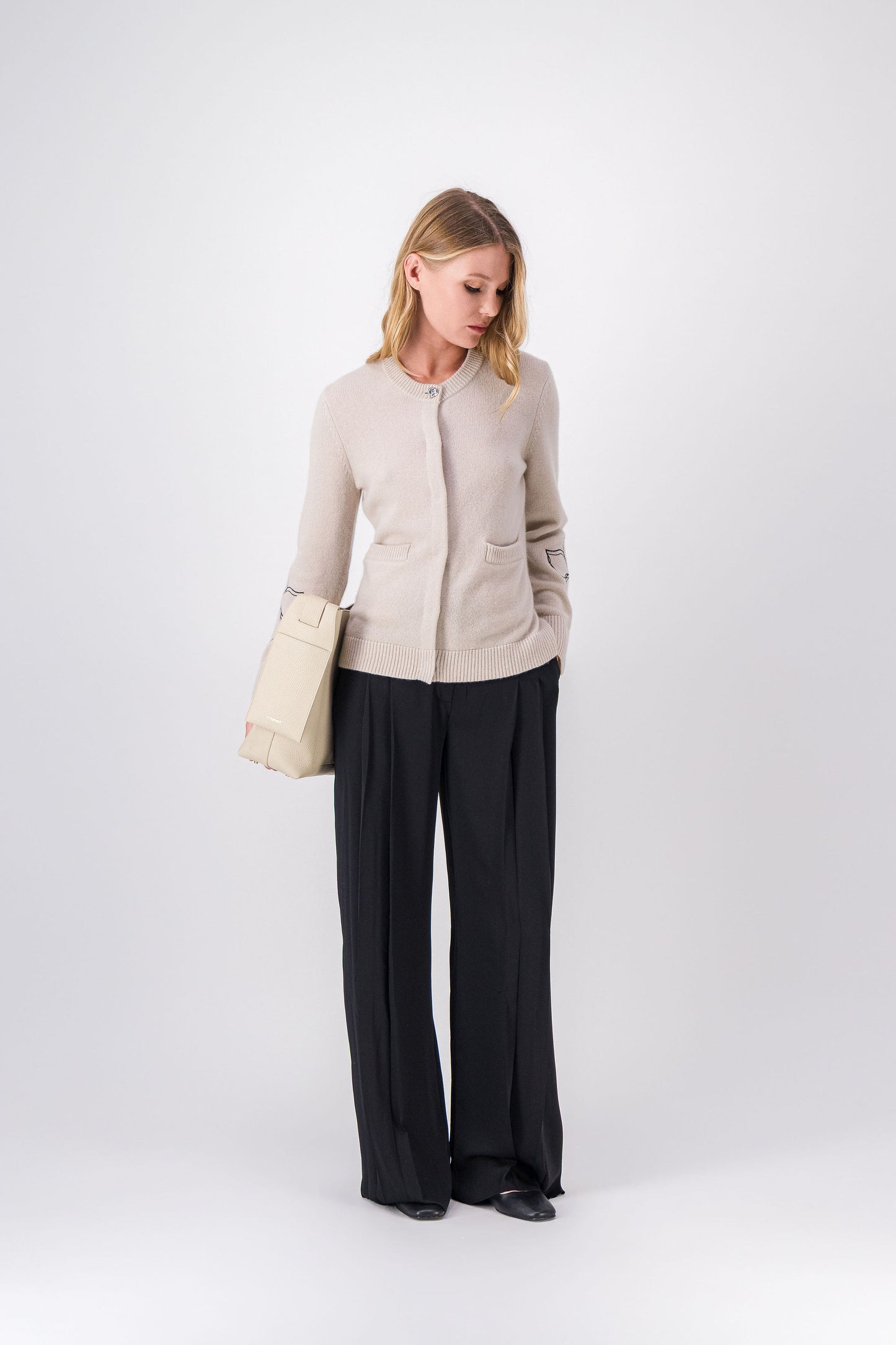 Cardigan beton avec brodure