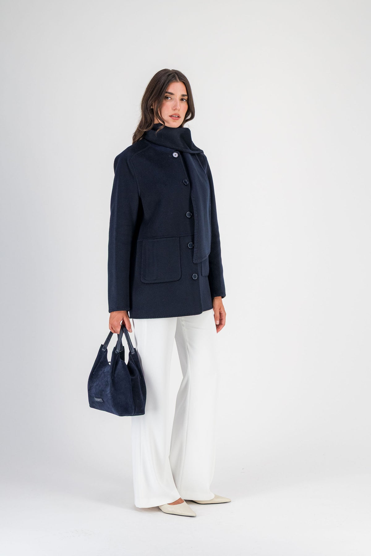 Manteau court à écharpe en laine et cachemire marine