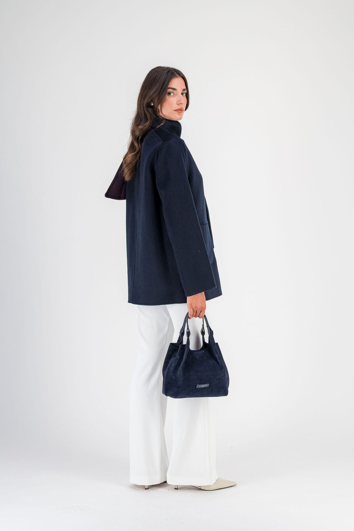 Manteau court à écharpe en laine et cachemire marine