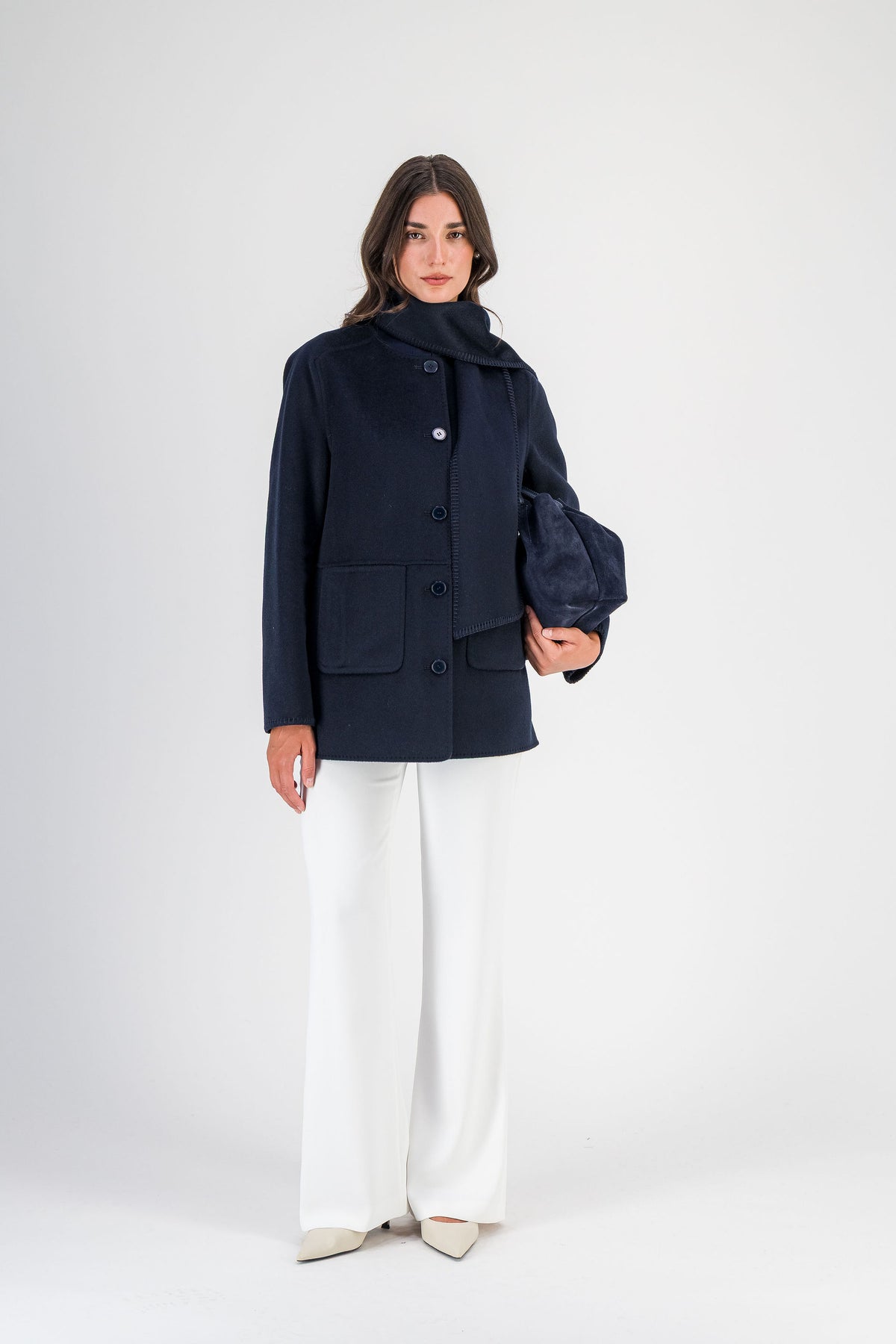 Manteau court à écharpe en laine et cachemire marine