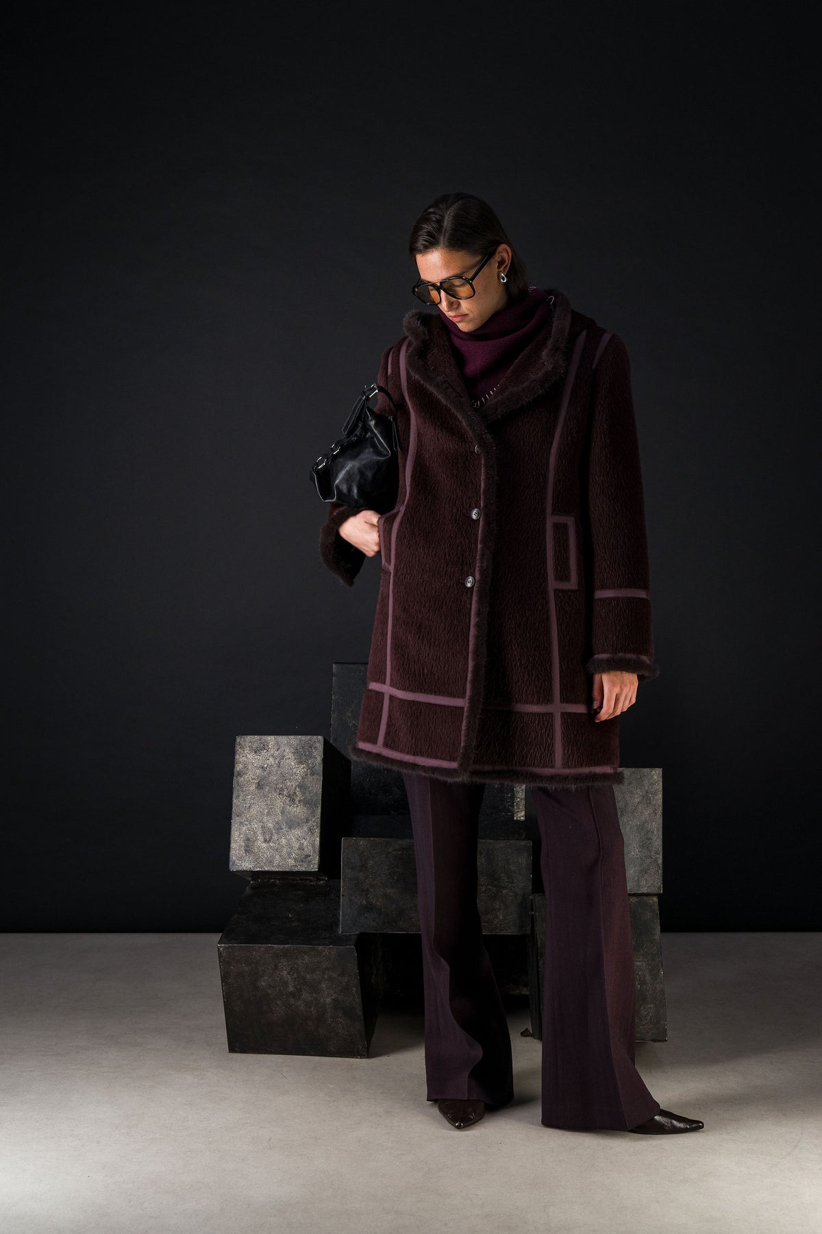 Manteau mi-long à capuche en alpaga et laine grenat