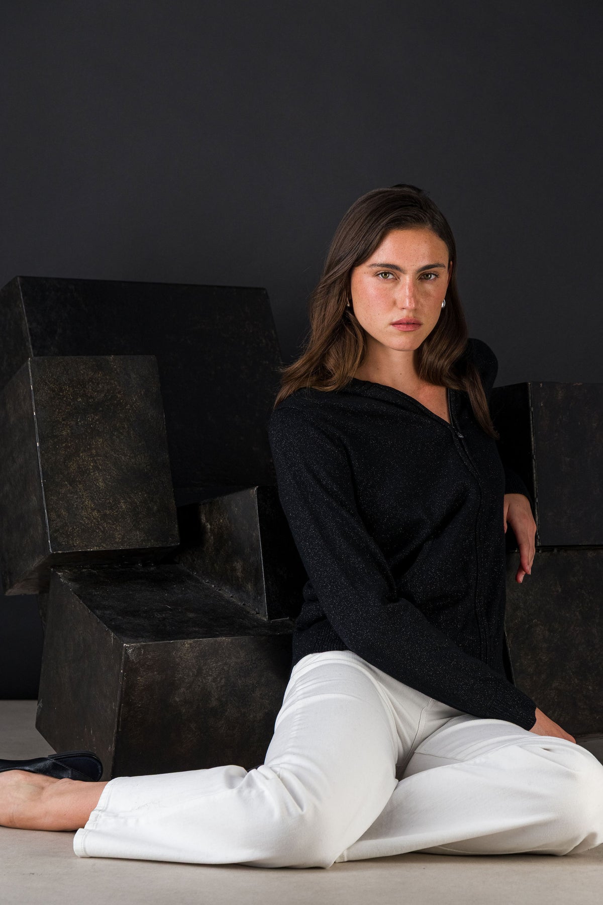 Gilet à capuche en laine mérinos et lurex noir