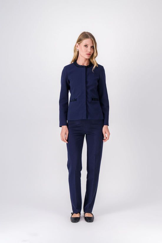 Veste courte marine à bordures tressées