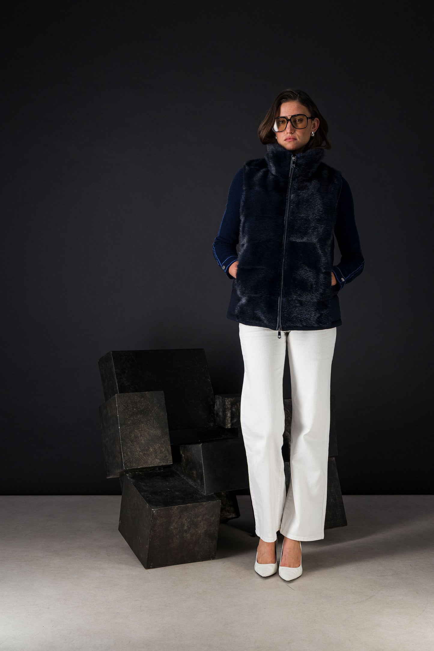 Manteau sans manches à col montant en vison marine