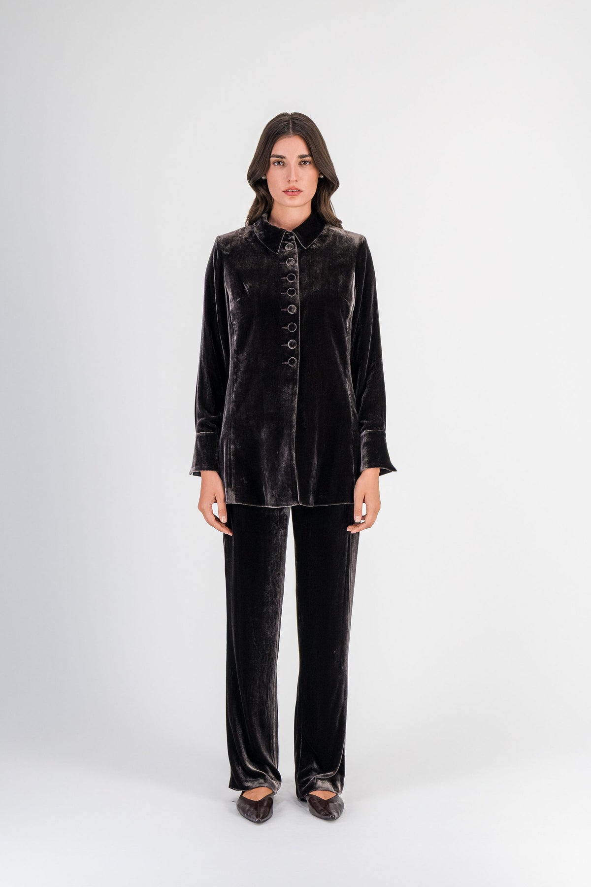 Pantalon évasé en velours de soie marron foncé