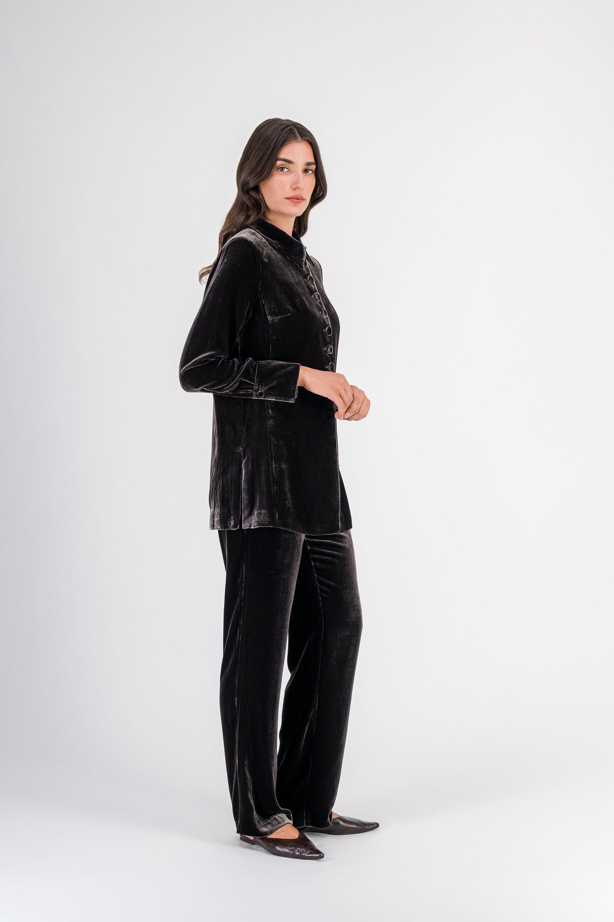 Pantalon évasé en velours de soie marron foncé