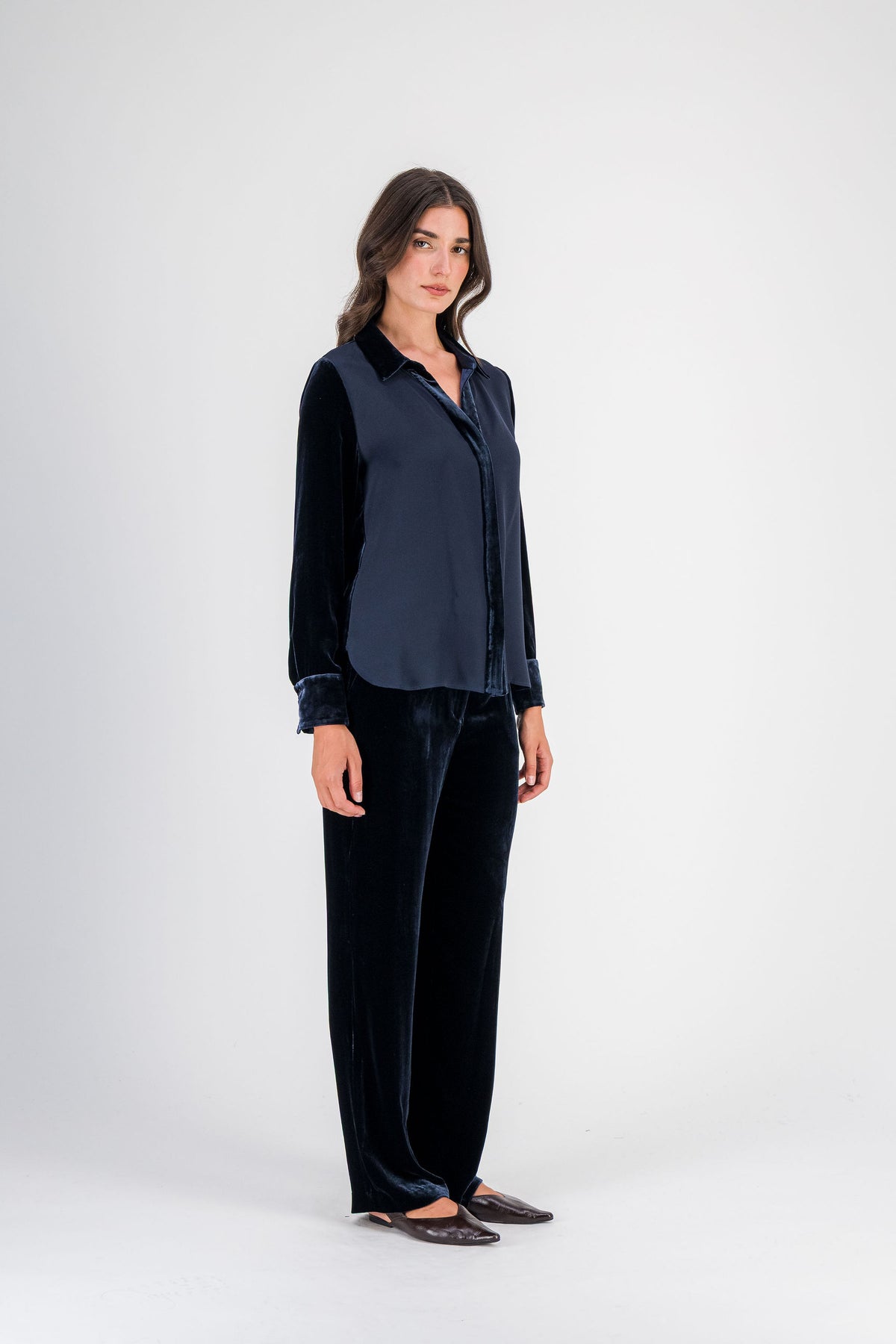 Chemise bi-matière soie et velours marine