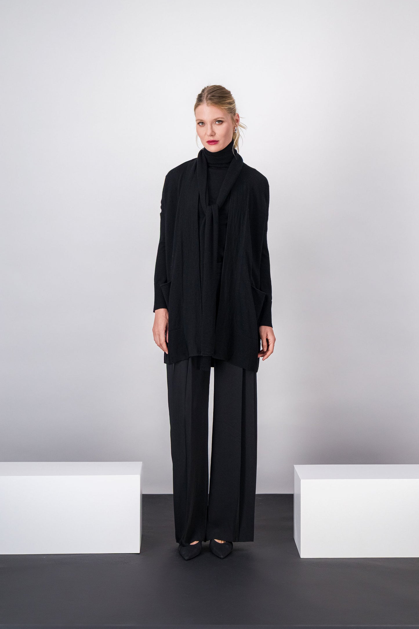 Gilet en maille noir avec écharpe