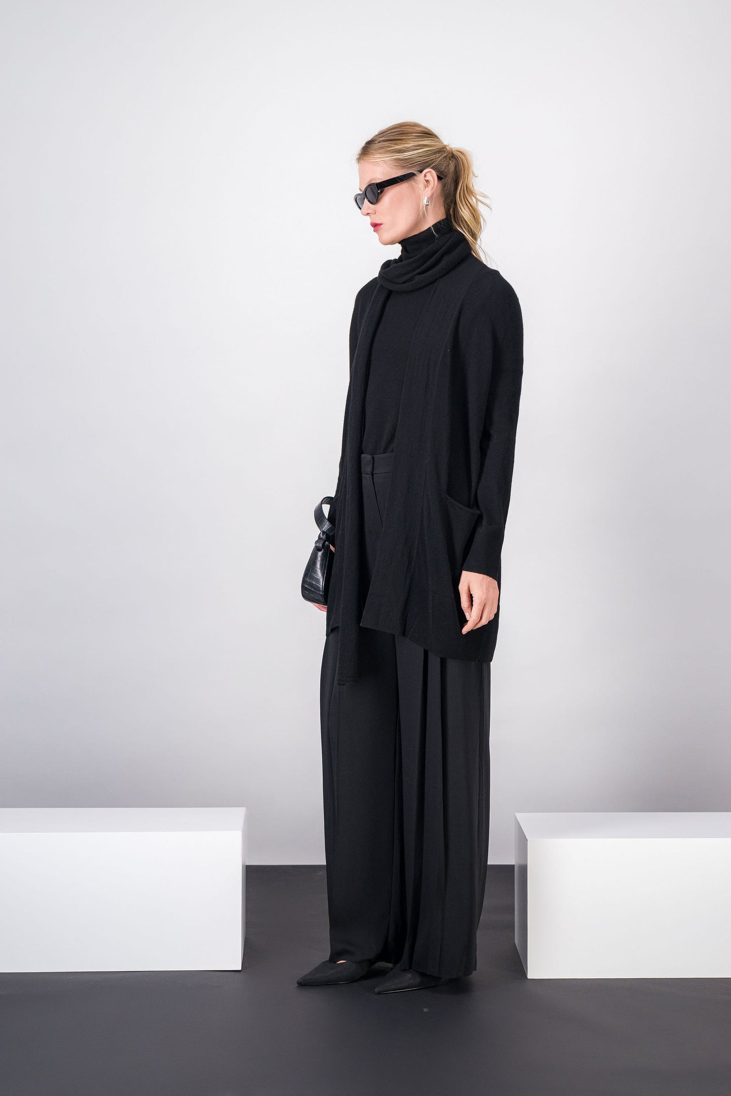 Gilet en maille noir avec écharpe