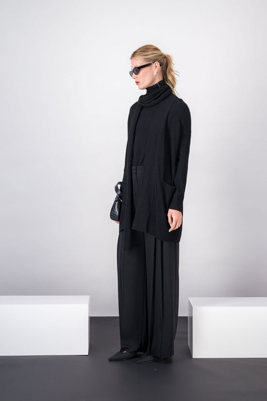 Gilet en maille noir avec écharpe