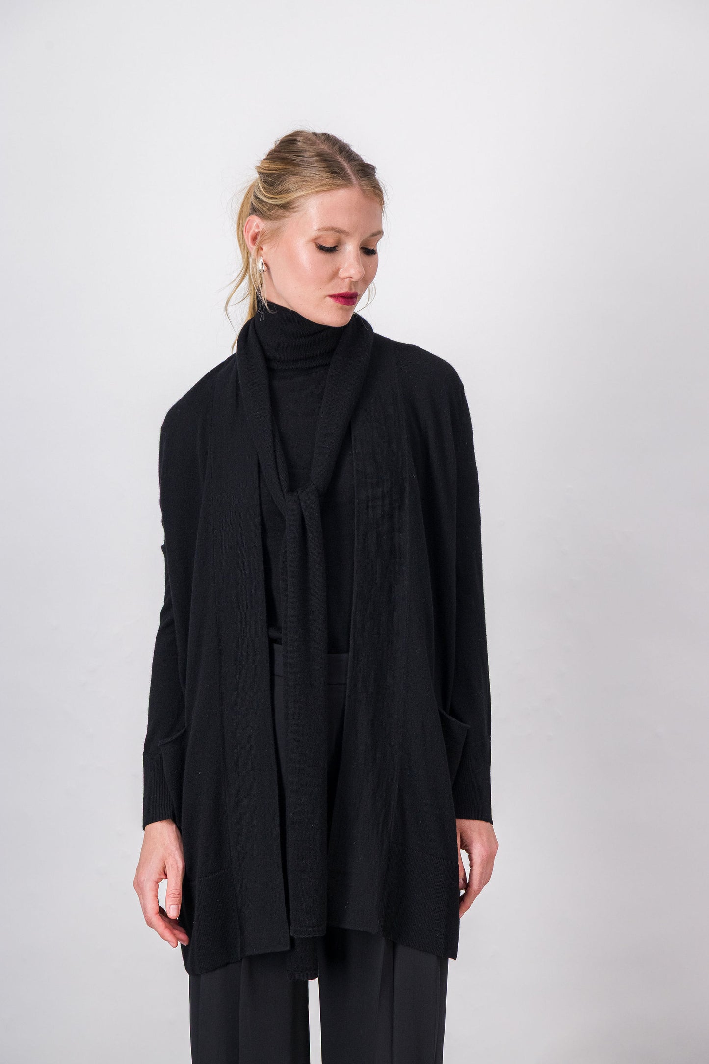 Gilet en maille noir avec écharpe