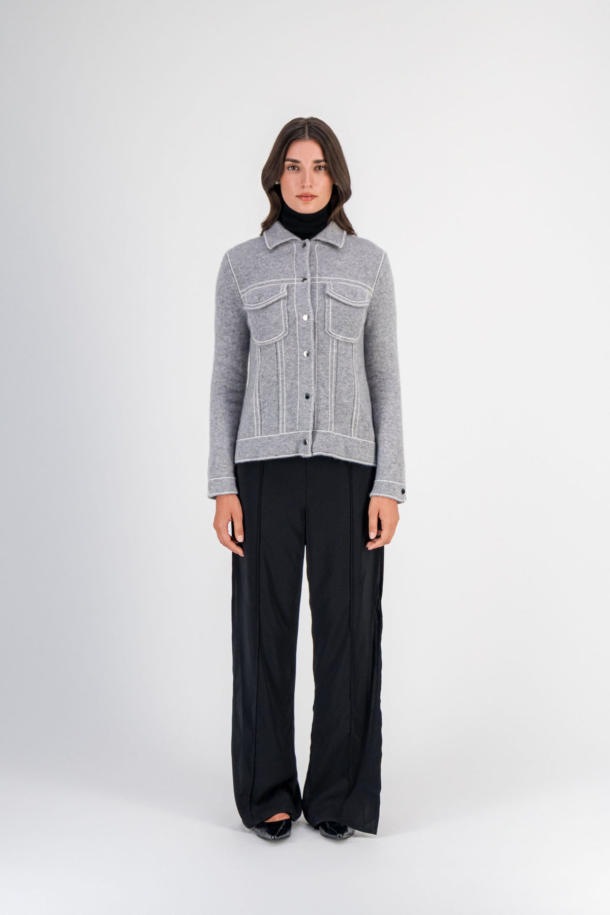 Veste en cachemire à surpiqûres contrastées gris moyen