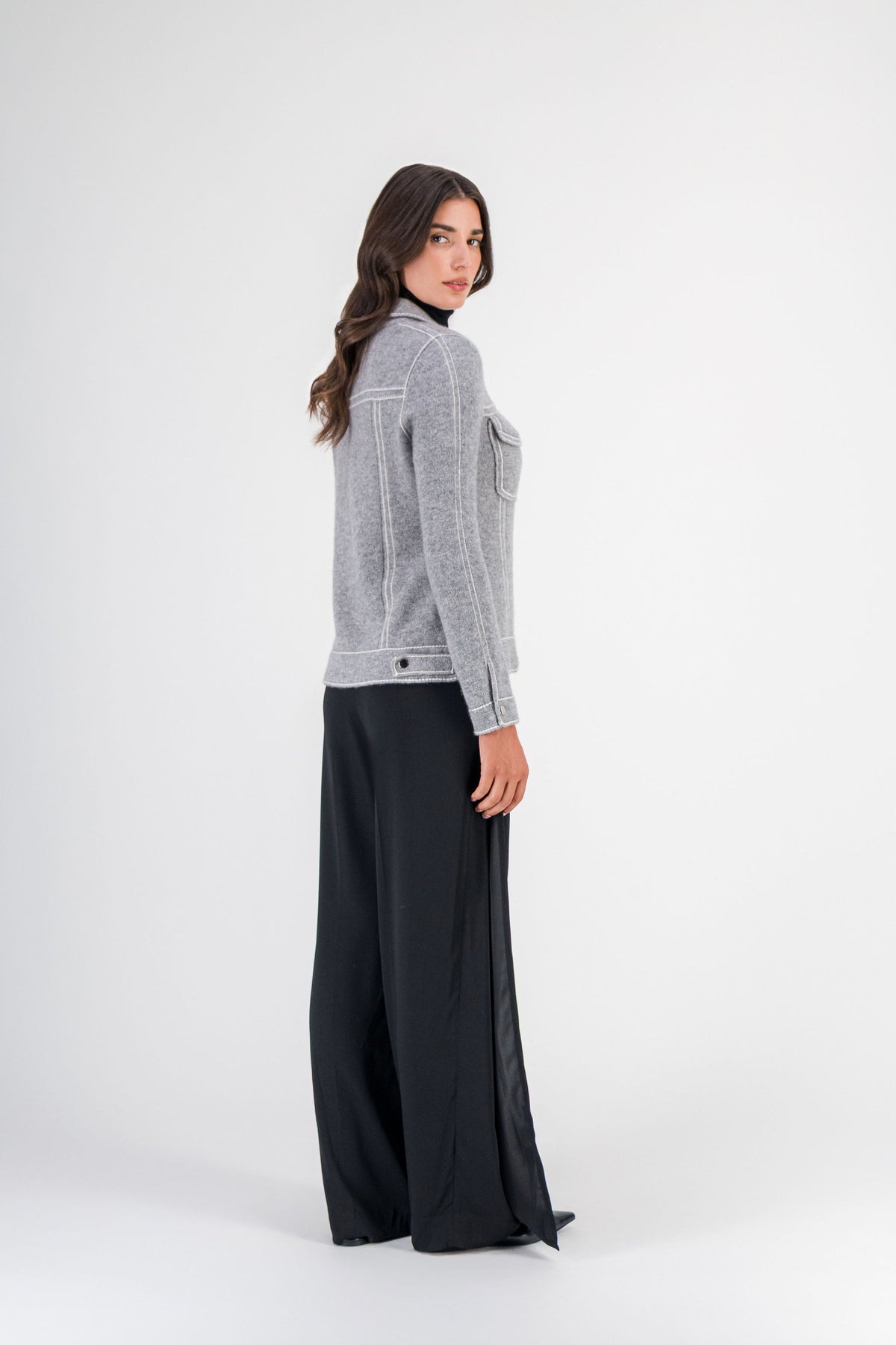 Veste en cachemire à surpiqûres contrastées gris moyen
