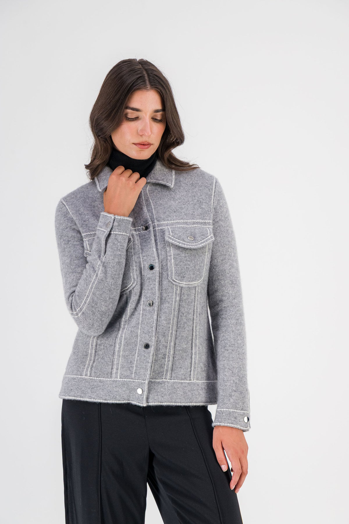 Veste en cachemire à surpiqûres contrastées gris moyen