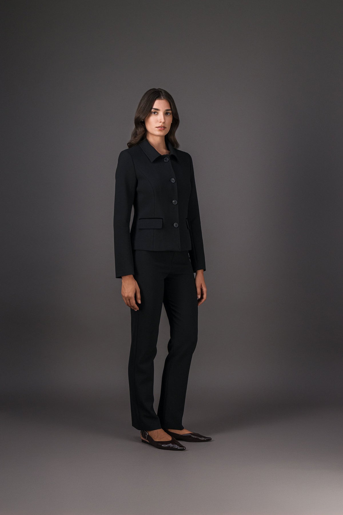 Veste courte col chemise noire