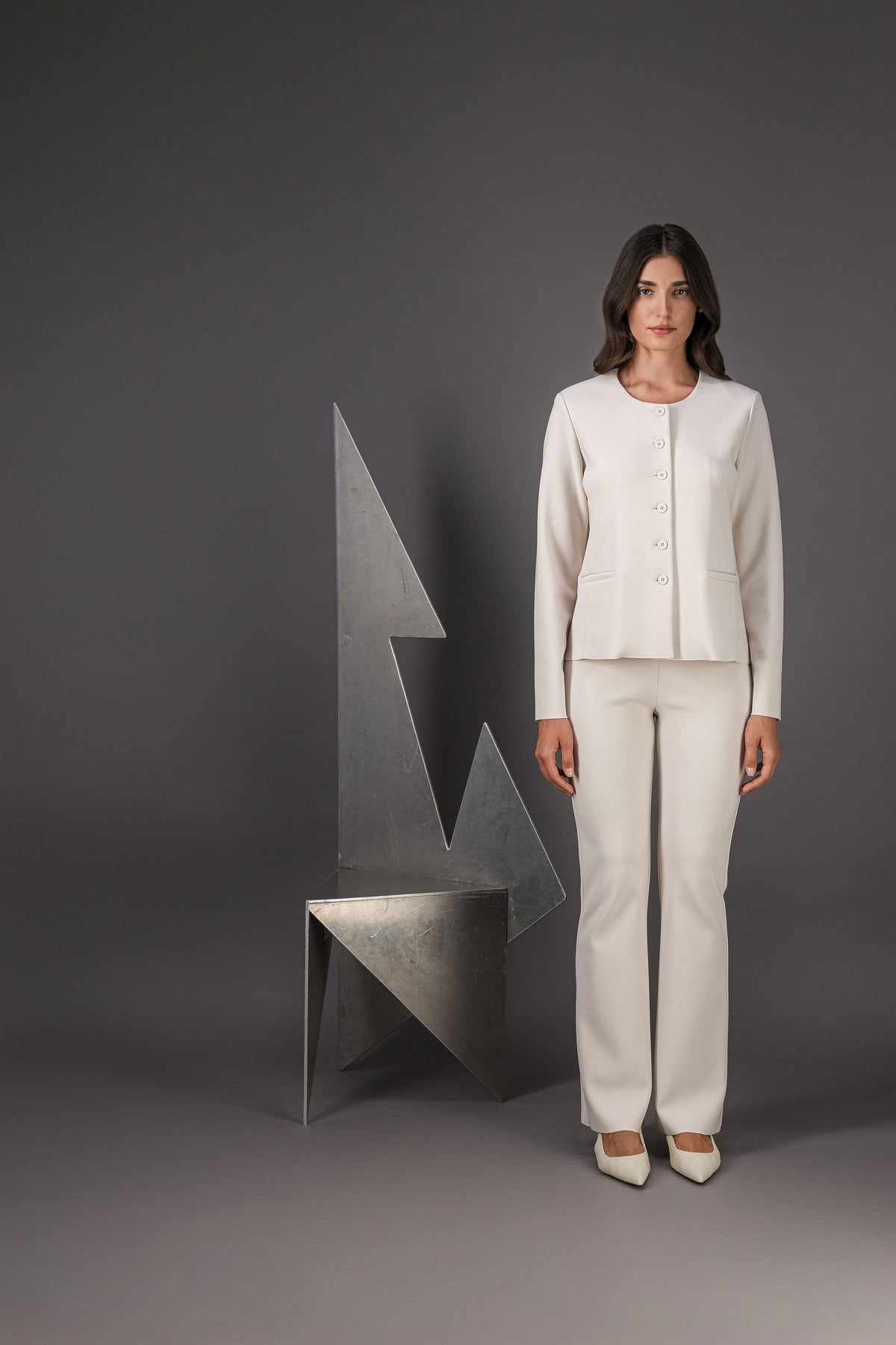 Pantalon évasé en crêpe stretch béton