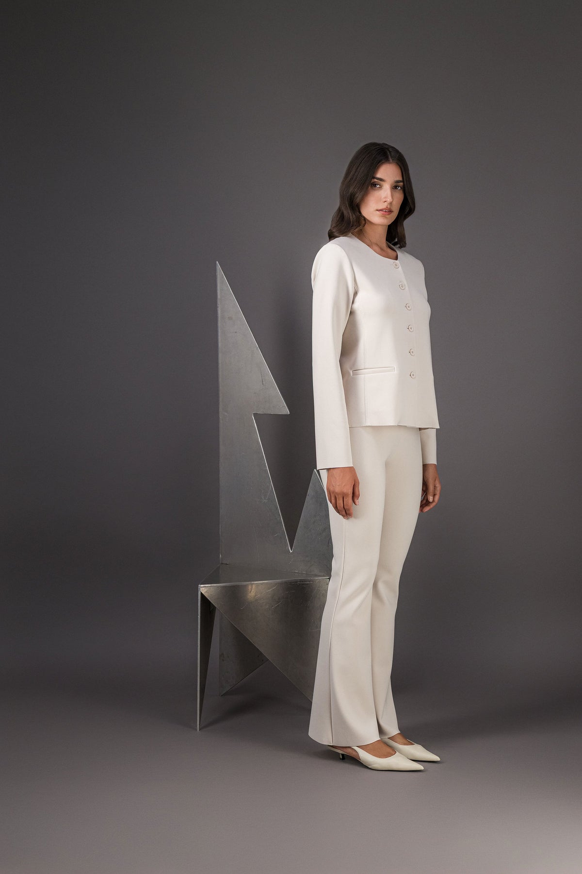 Pantalon évasé en crêpe stretch béton