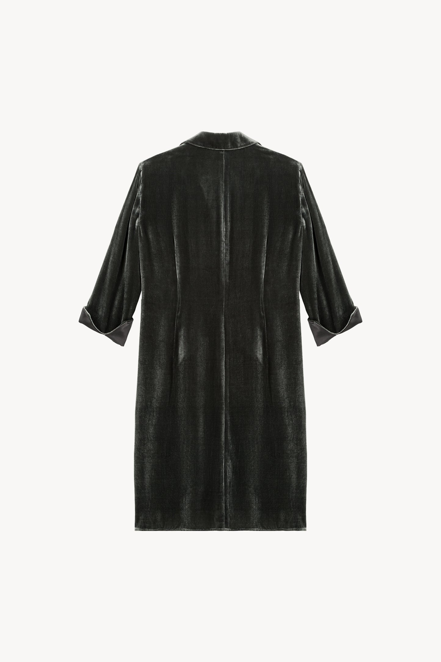Robe droite en velours doux, col V. Revers de manches soignés et drapé subtil pour une touche sophistiquée.