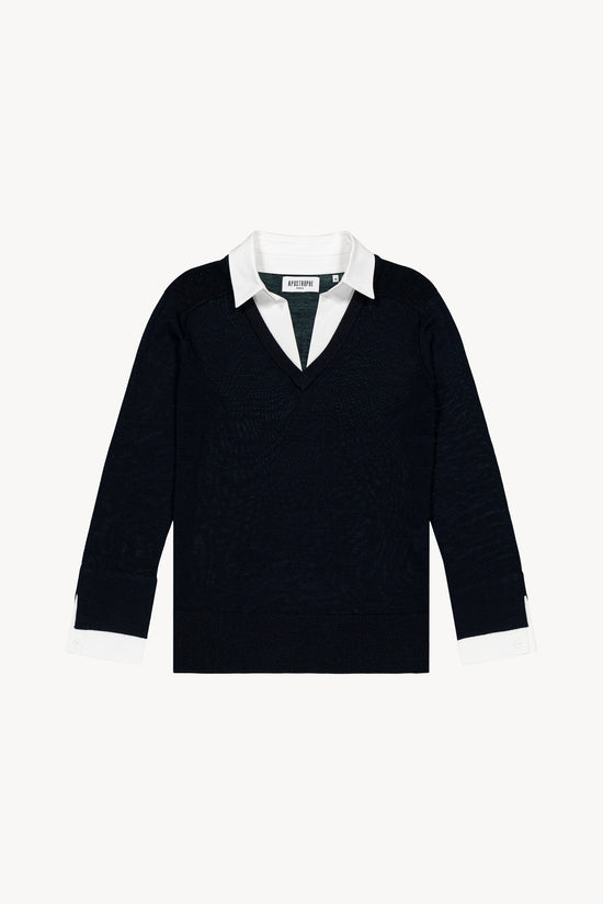 Pull trompe-l'œil à col chemise intégré. Détails lurex sur col et épaules. Fentes latérales. Bas en popeline contrastée.