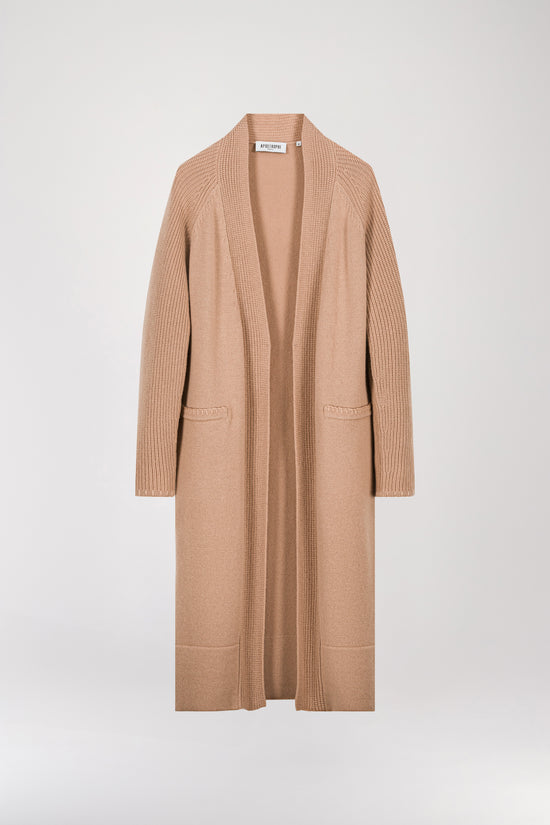 Long camel knitted coat