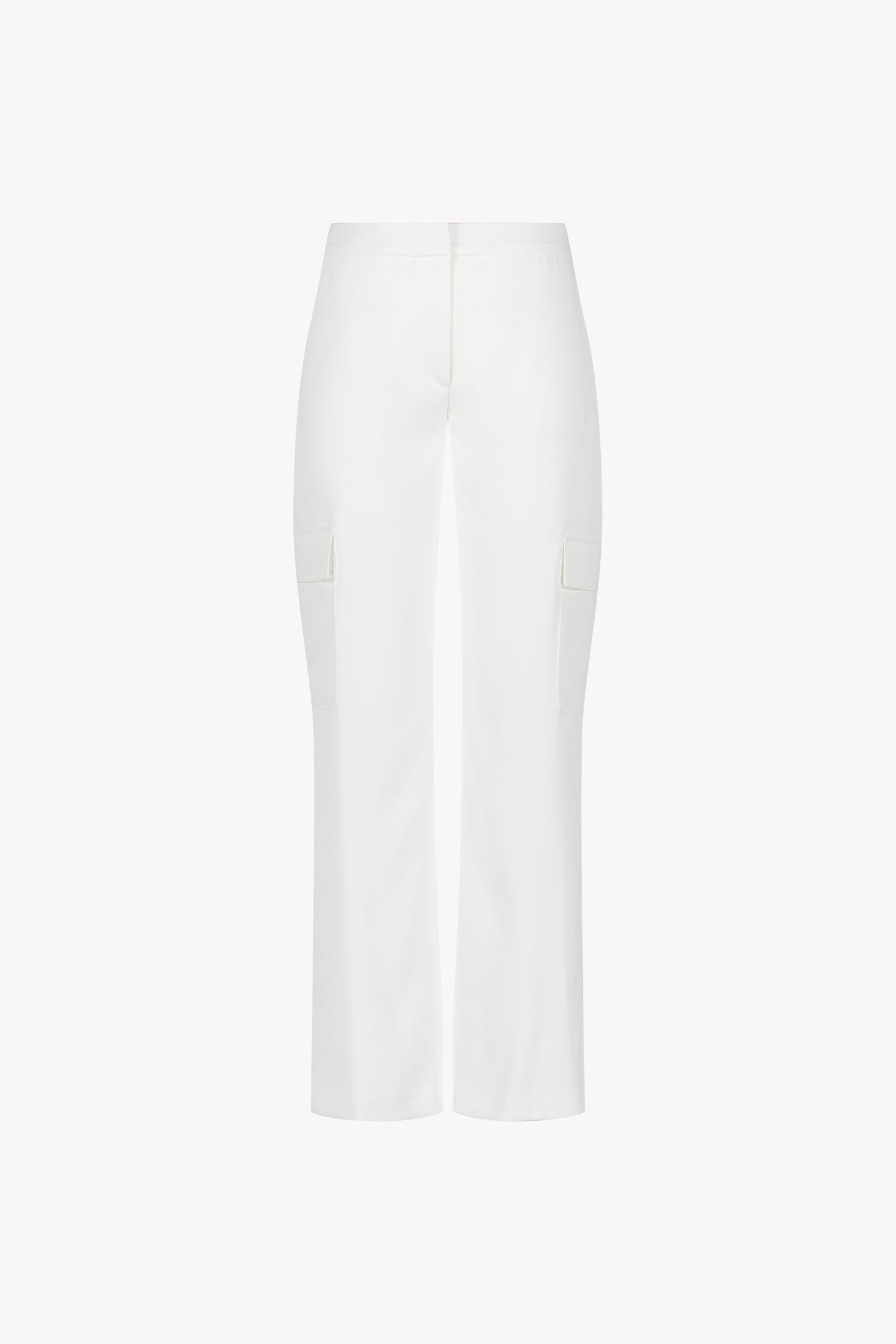 Pantalon cargo blanc cassé avec une coupe oversize
