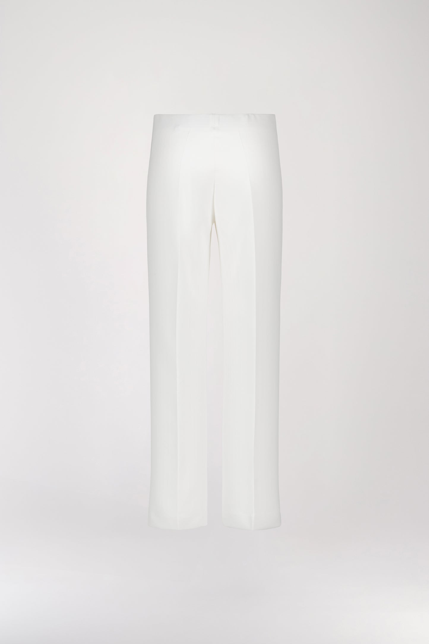 White pleated pants