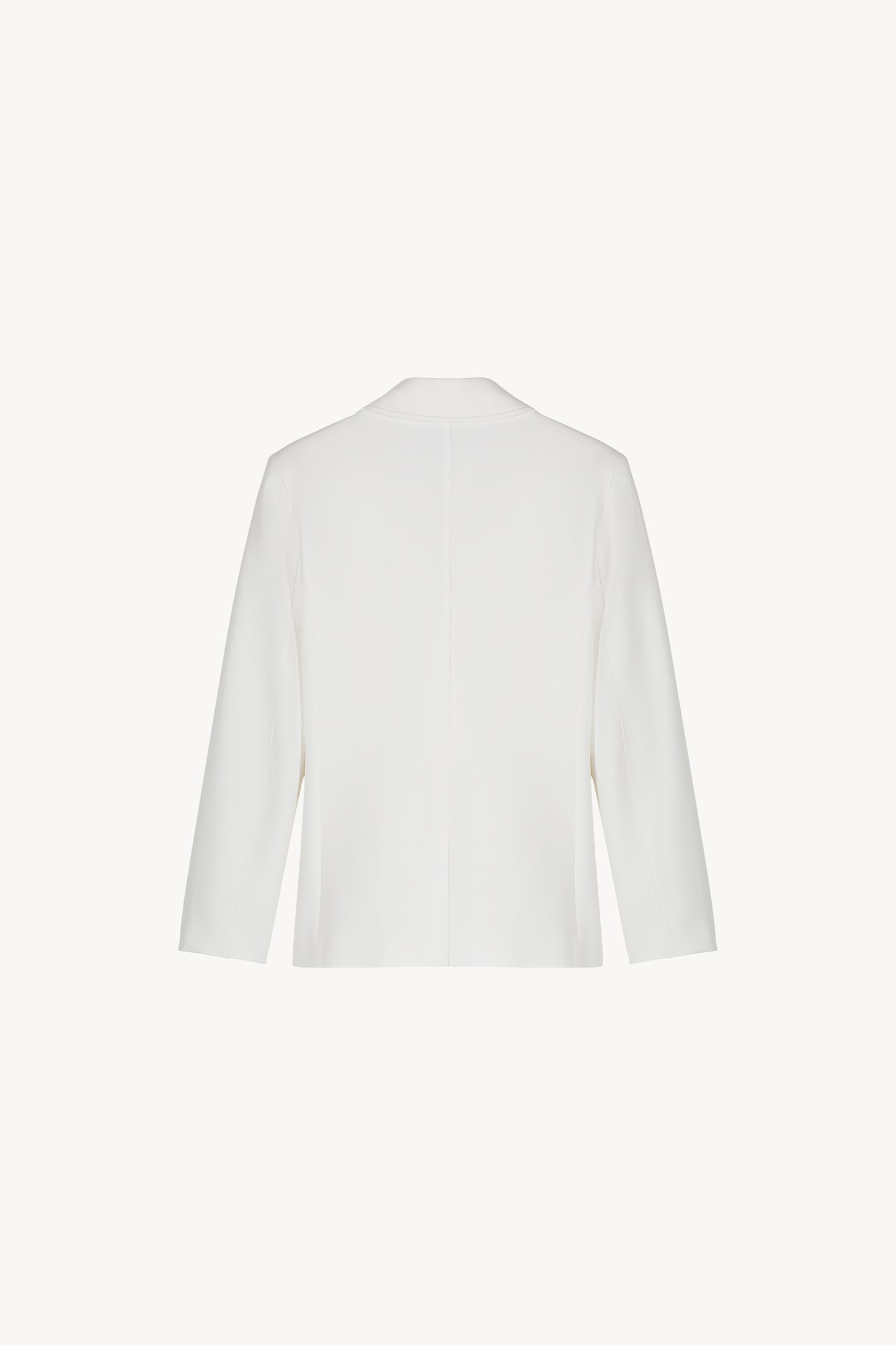 Veste tailleur cintrée blanche avec poches plaquées et monogramme gravé manche