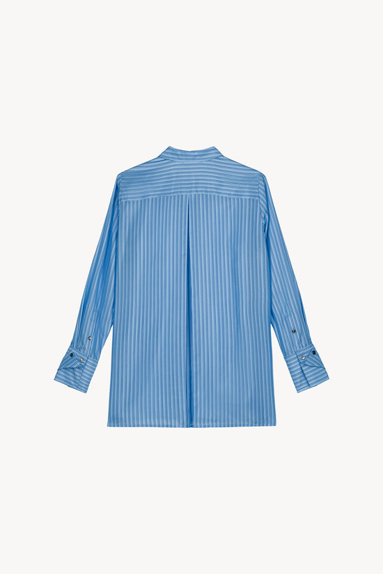 Chemise coupe droite en soie habotai bleu denim, rayures fines et boutons métalliques 
