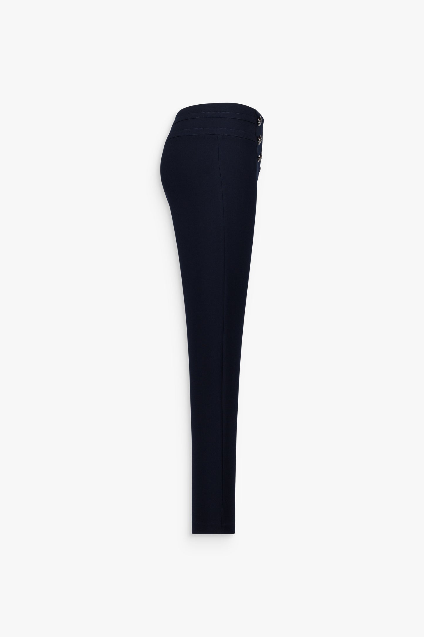Pantalon marine, détails raffinés et fluidité pour un style élégant.