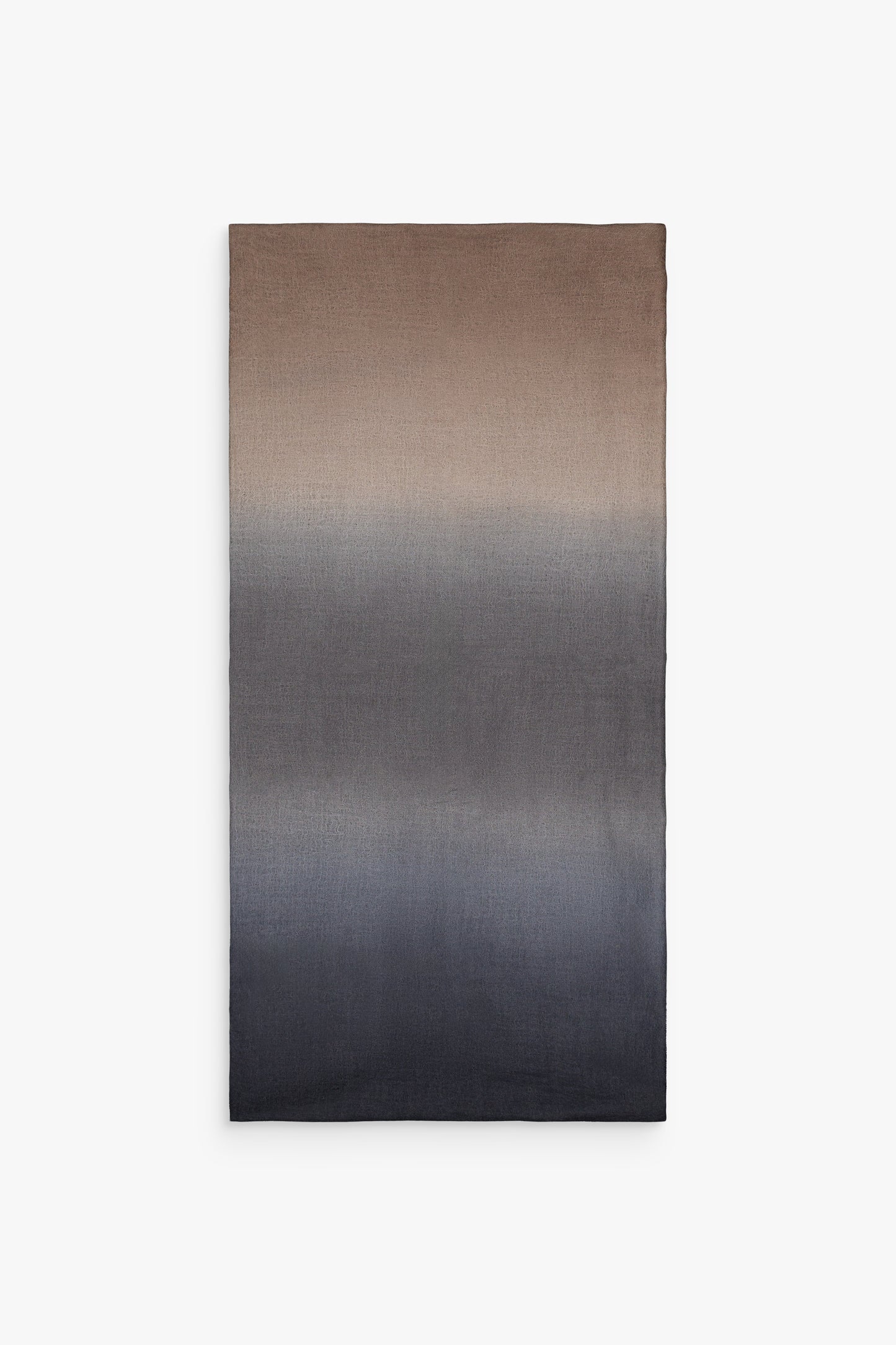 Écharpe cachemire gris moyen, indispensable pour un style chic et confortable.