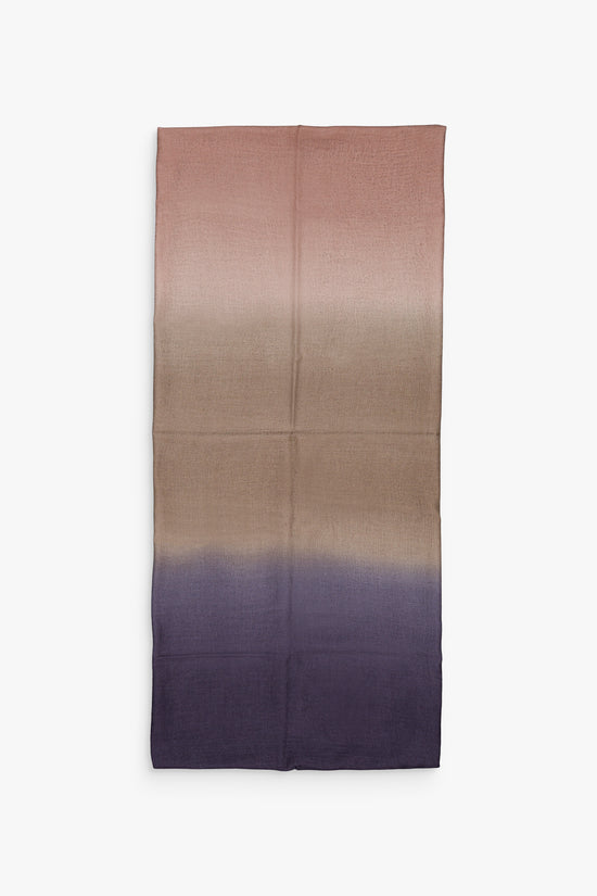 Écharpe rose pâle, douceur et élégance pour compléter vos tenues.