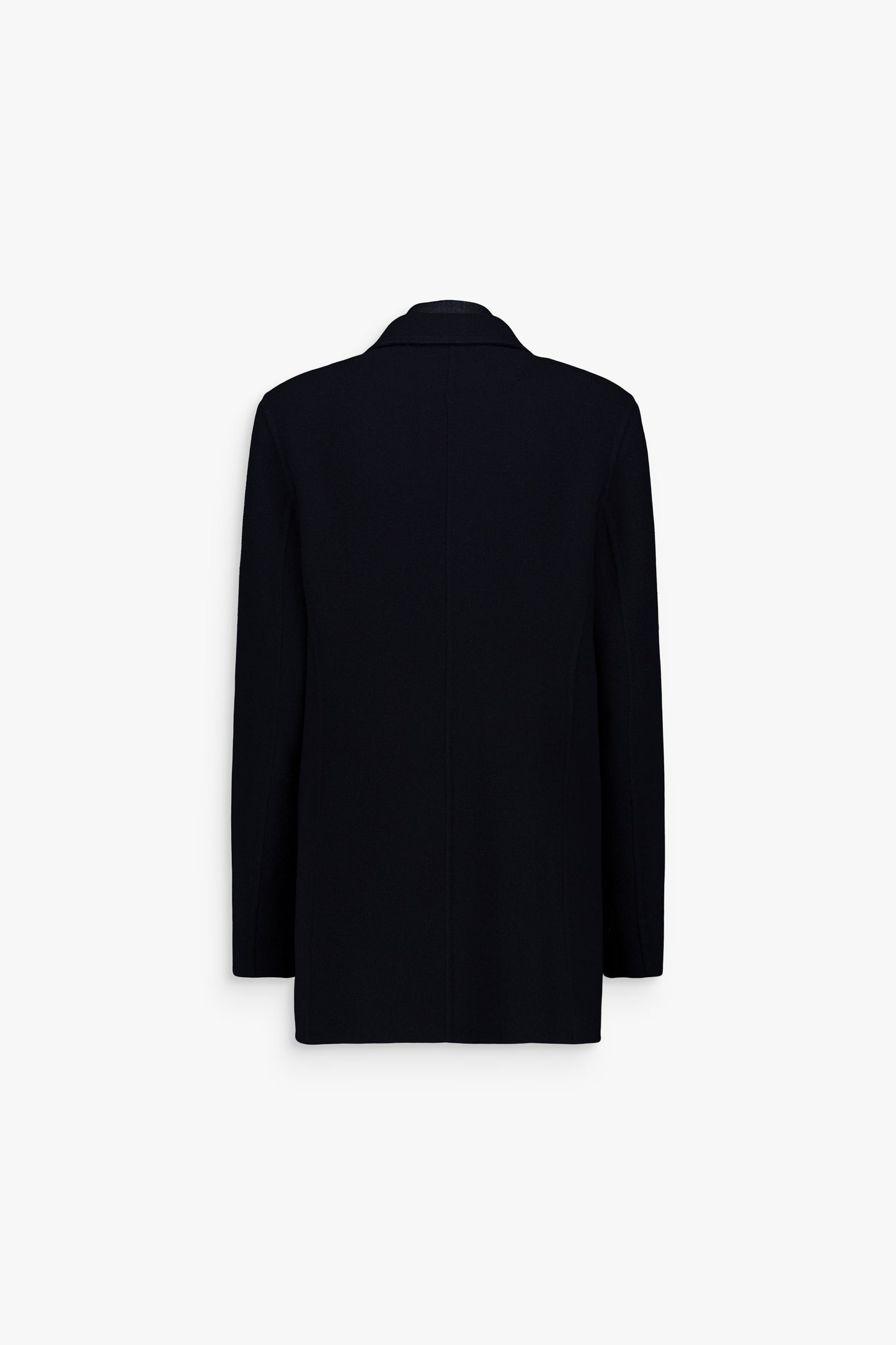 Blazer-chemise bleu marine, finitions soignées et look harmonieux.