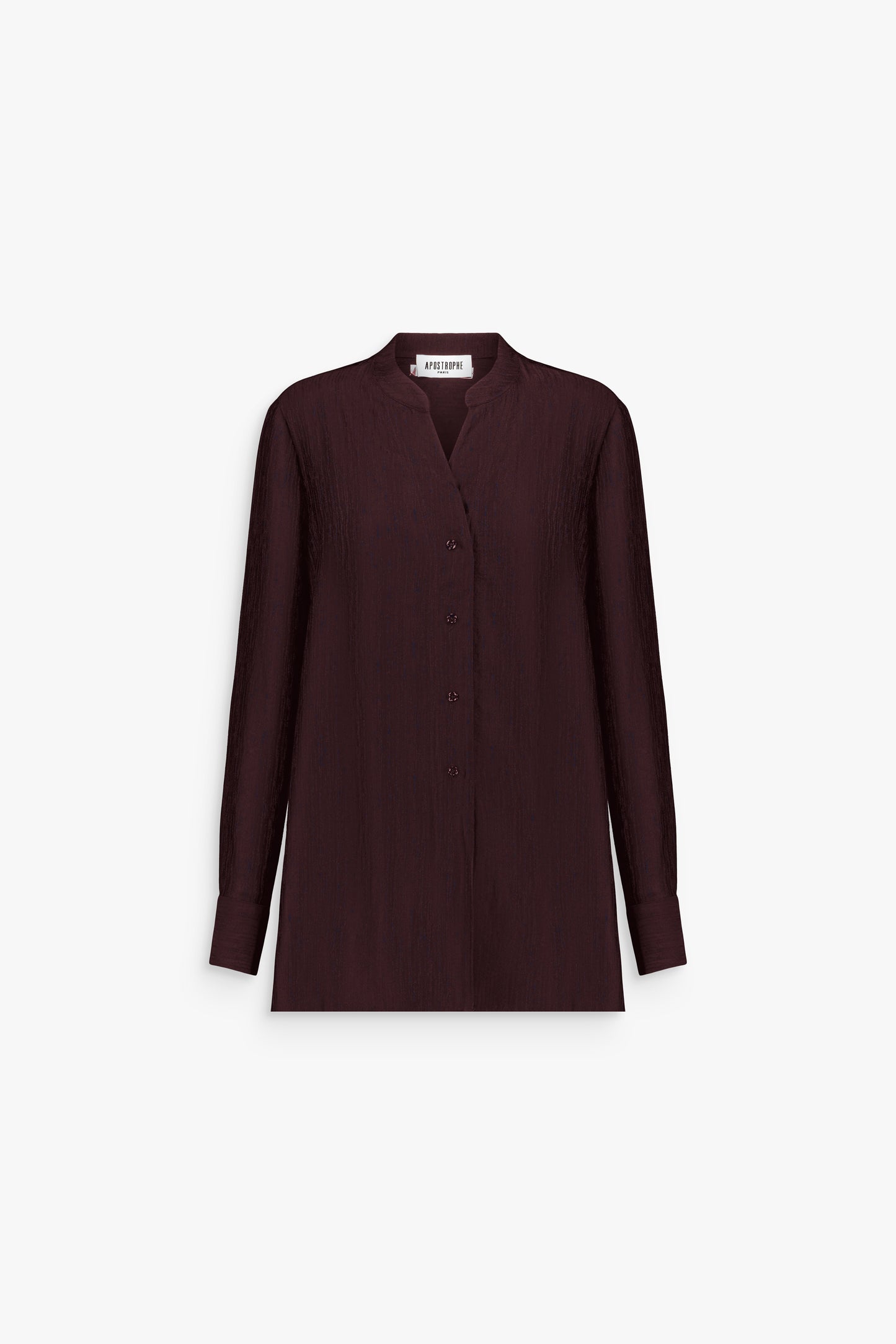 Chemise grenat, col mao revisité et encolure en V, coupe droite épurée.