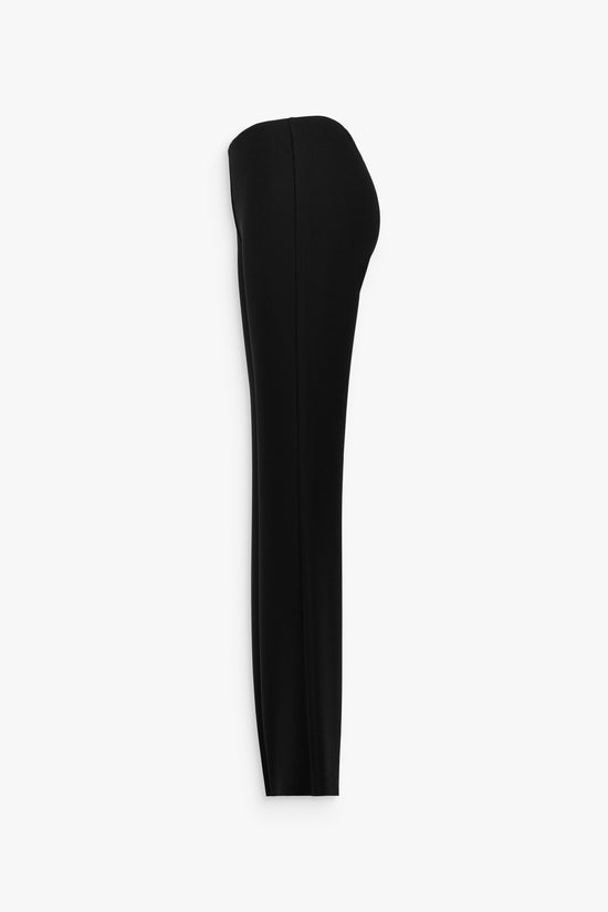 Pantalon femme noir, taille régulière et tissu léger élégant.