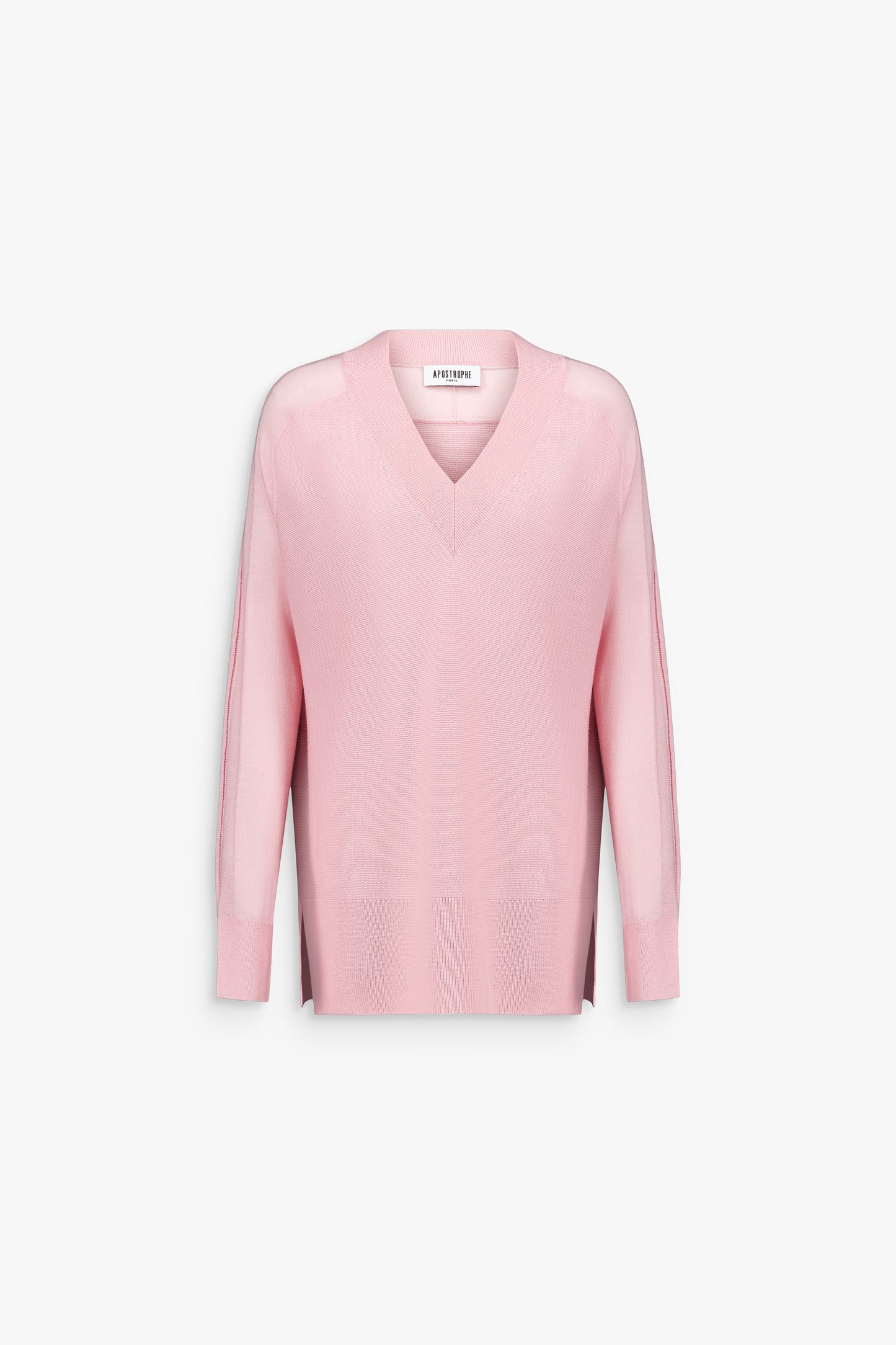 Pull rose délicat en maille fine, col V et coupe ajustée.