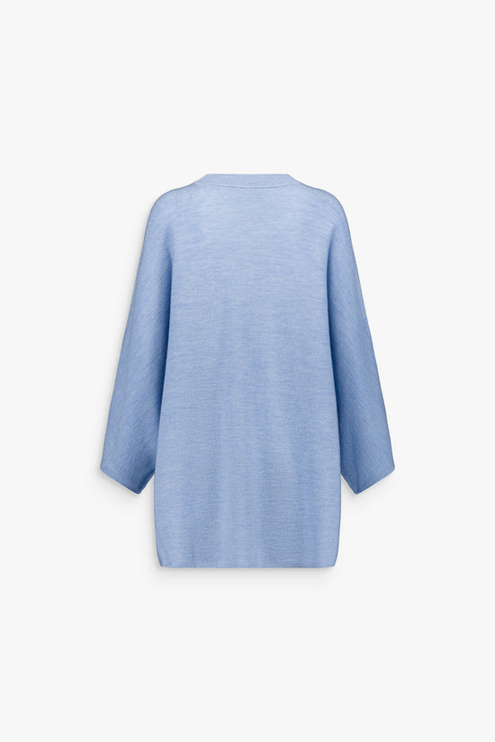 Pull col rond manches 3/4 en laine bleu moyen, style raffiné.