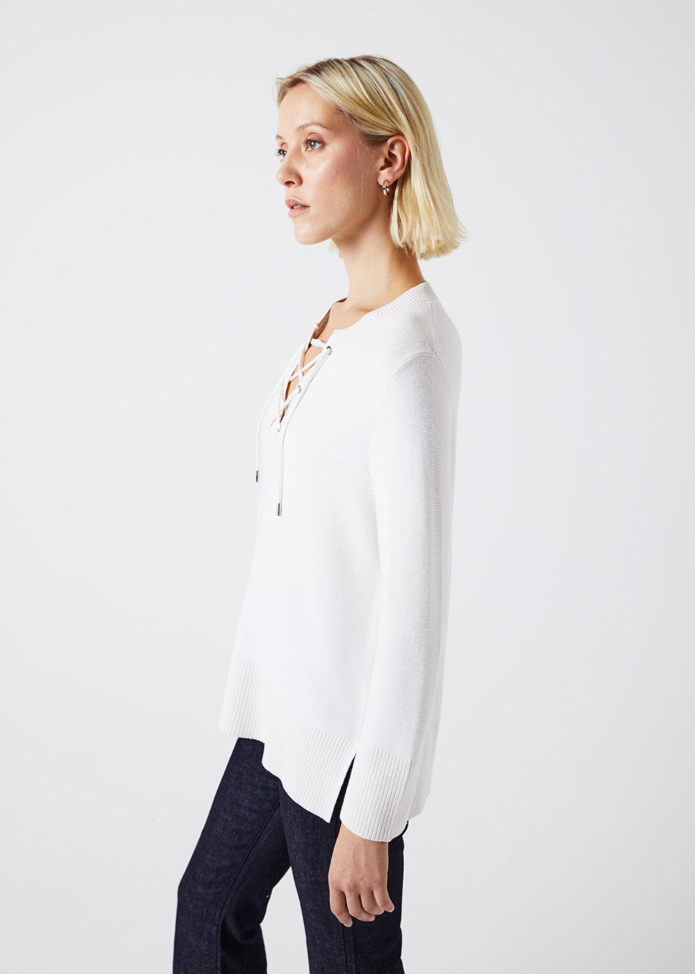 PULL A LACETS BLANC