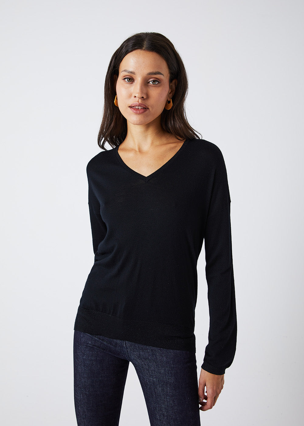 PULL COL V EN LAINE MERINOS NOIR