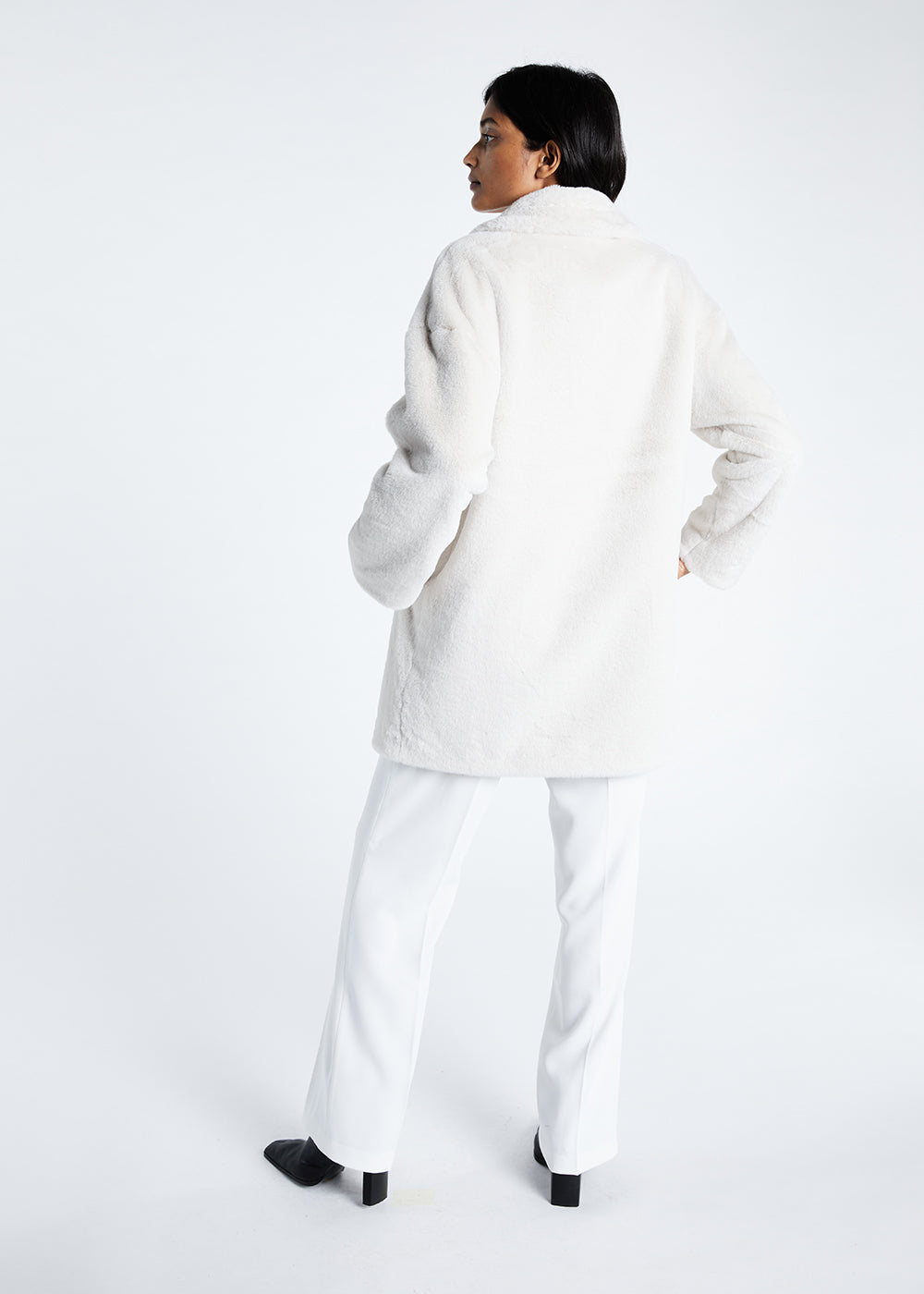Manteau en fausse fourrure